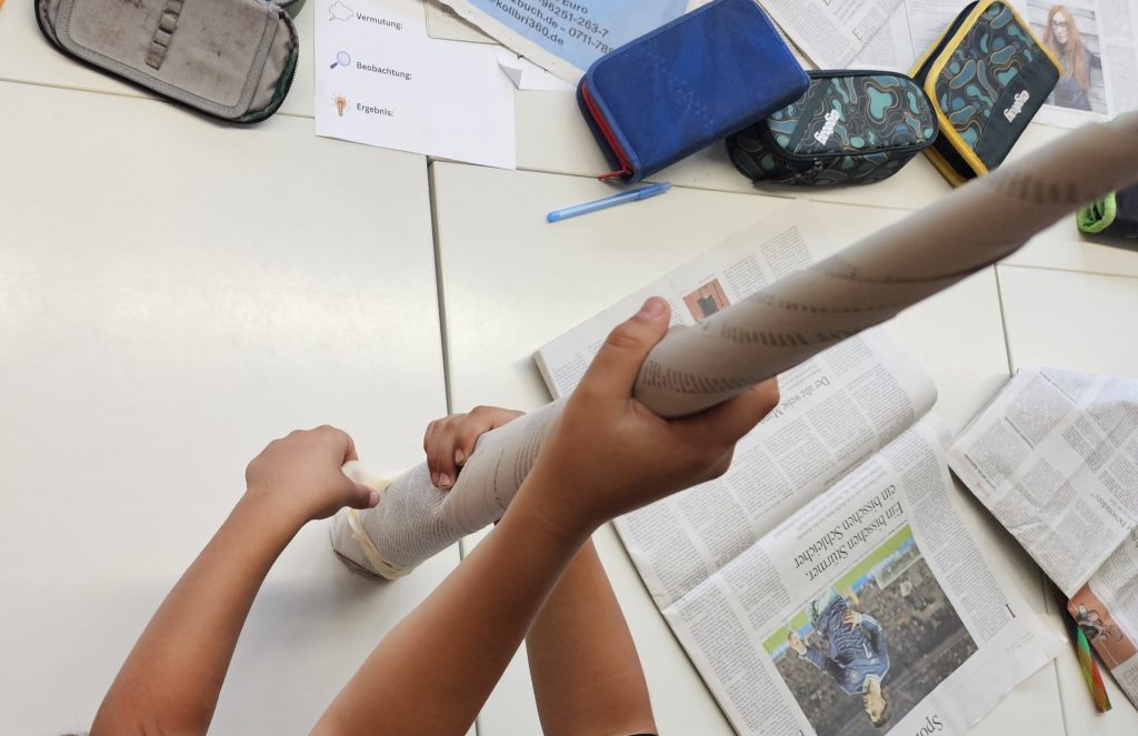 Konstruktionswettbewerb mit Zeitungspapier